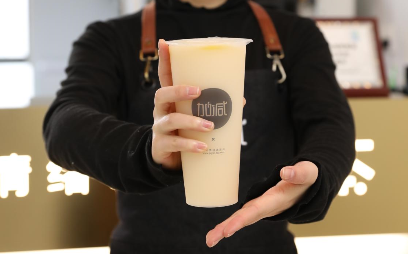 雷竞技RAYBET茶饮：为何奶茶行业都热衷于开校园店